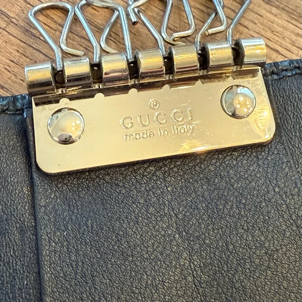 GUCCI Black Patent Leather Micro Guccisima Six Key Holder / Case EUC 🖤